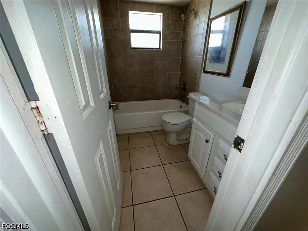 210 SE 4th Street Cape Coral FL 33990