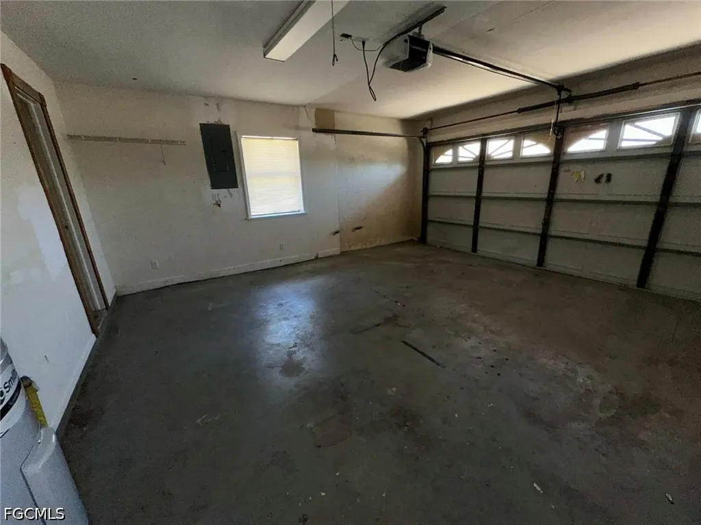 210 SE 4th Street Cape Coral FL 33990