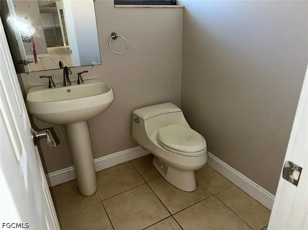 210 SE 4th Street Cape Coral FL 33990