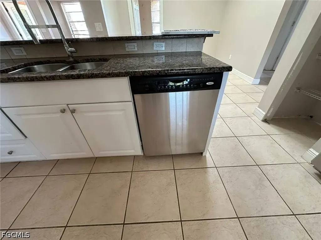 210 SE 4th Street Cape Coral FL 33990