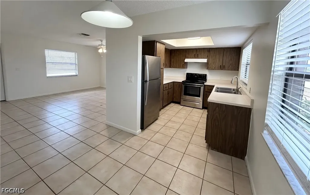 3805 SE 11th Avenue Cape Coral FL 33904