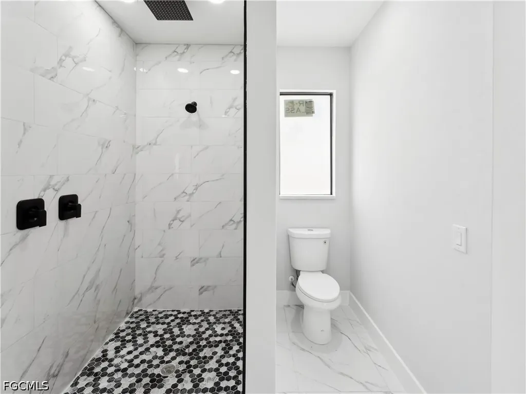 2728 Diplomat Parkway W Cape Coral FL 33993
