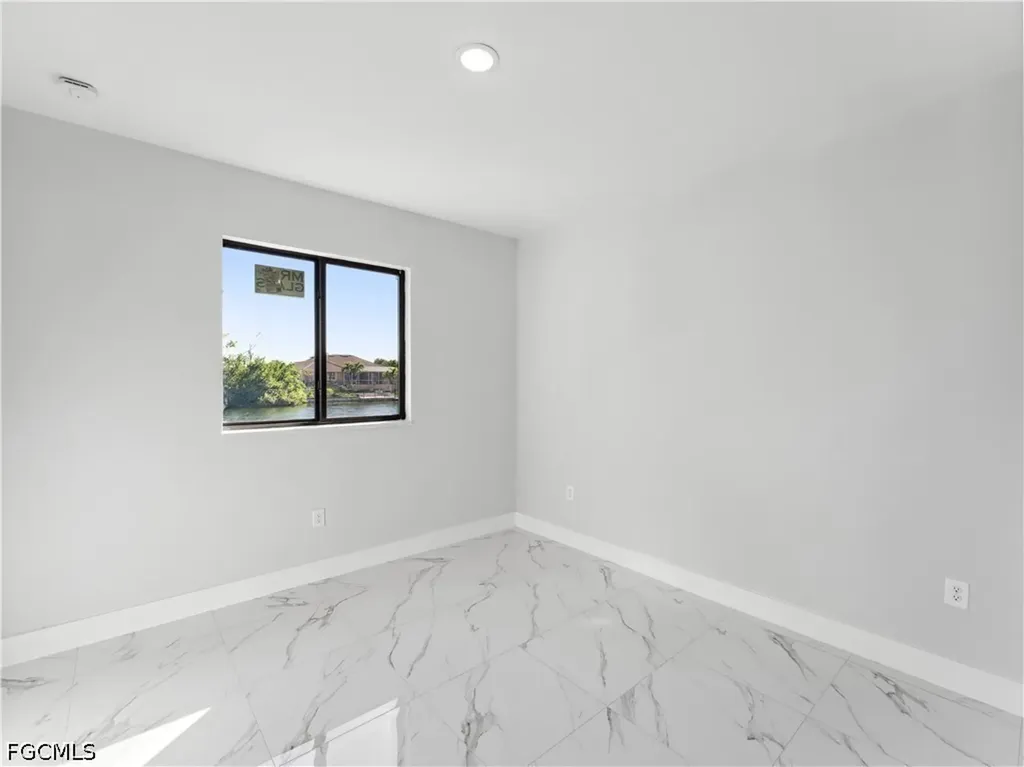 2728 Diplomat Parkway W Cape Coral FL 33993