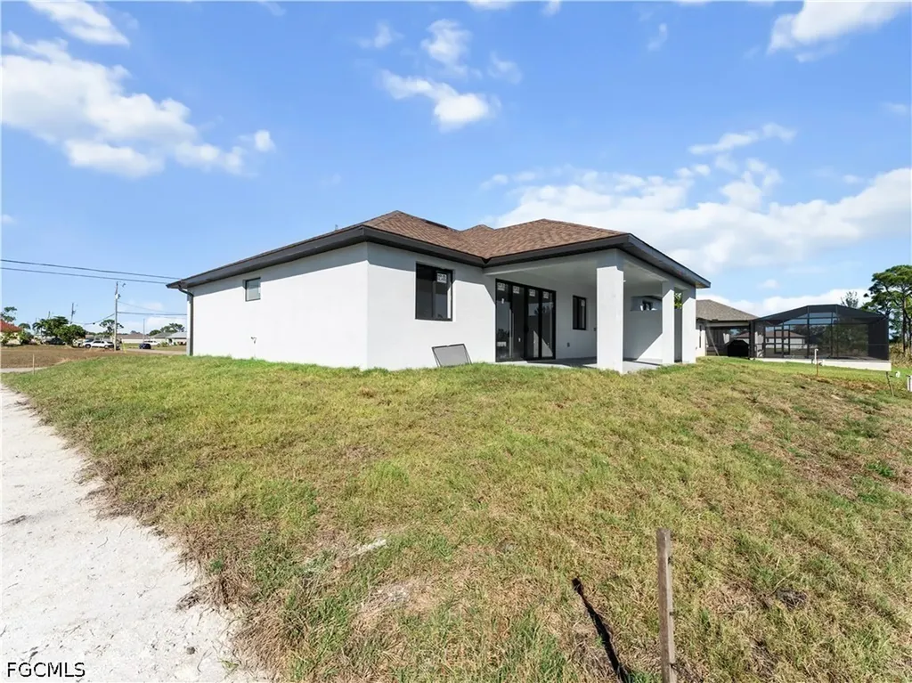 2728 Diplomat Parkway W Cape Coral FL 33993