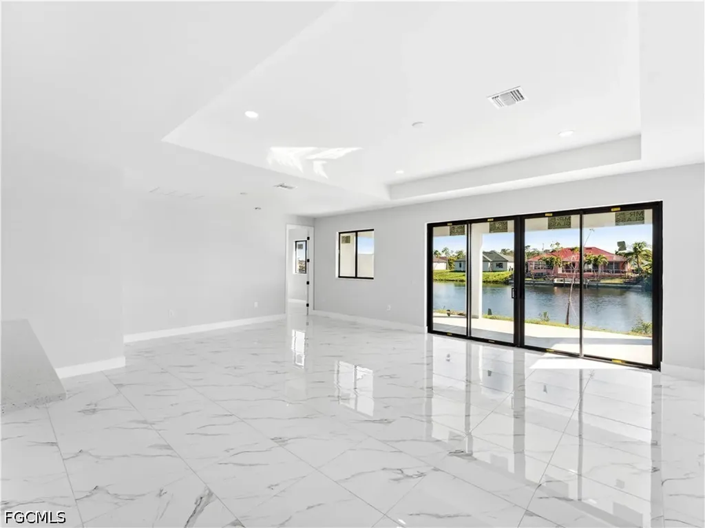 2728 Diplomat Parkway W Cape Coral FL 33993