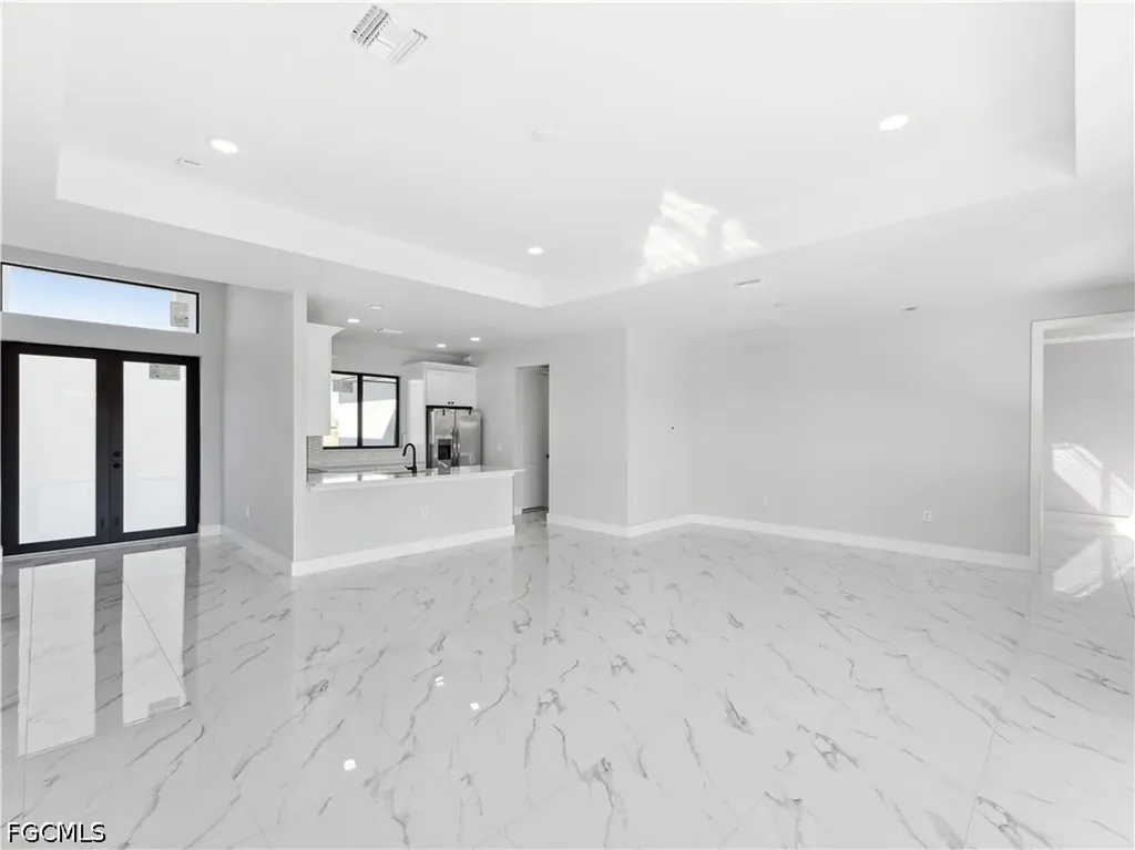 2728 Diplomat Parkway W Cape Coral FL 33993