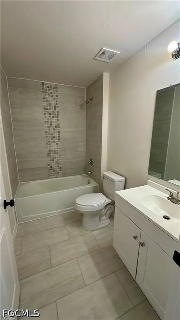 1105 NE 6th Place Cape Coral FL 33909
