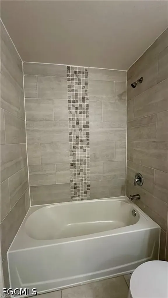 1105 NE 6th Place Cape Coral FL 33909