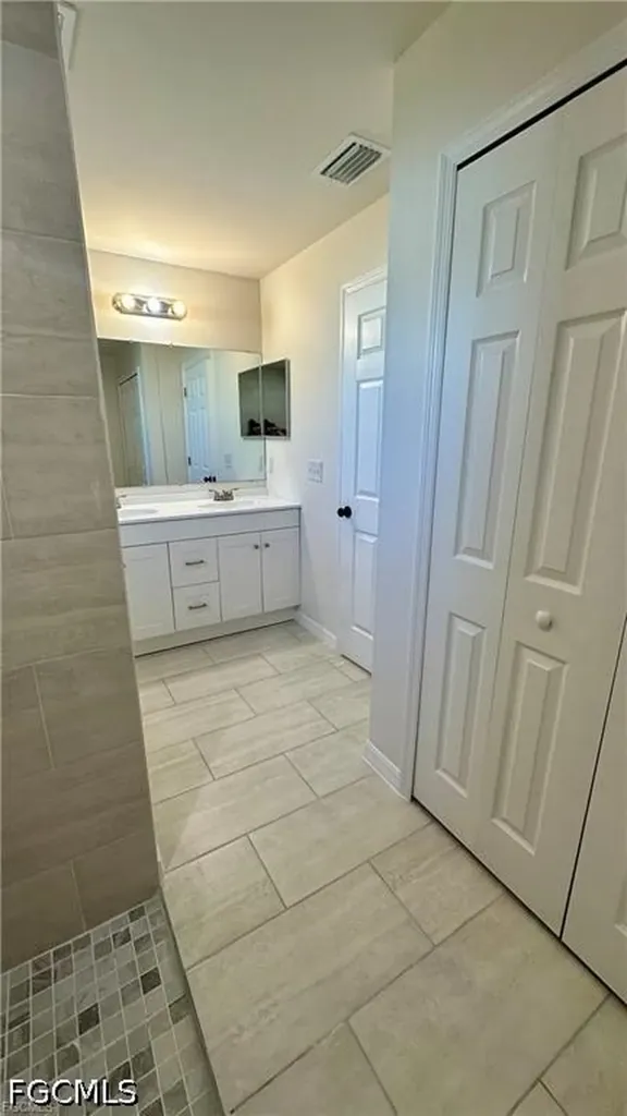 1105 NE 6th Place Cape Coral FL 33909