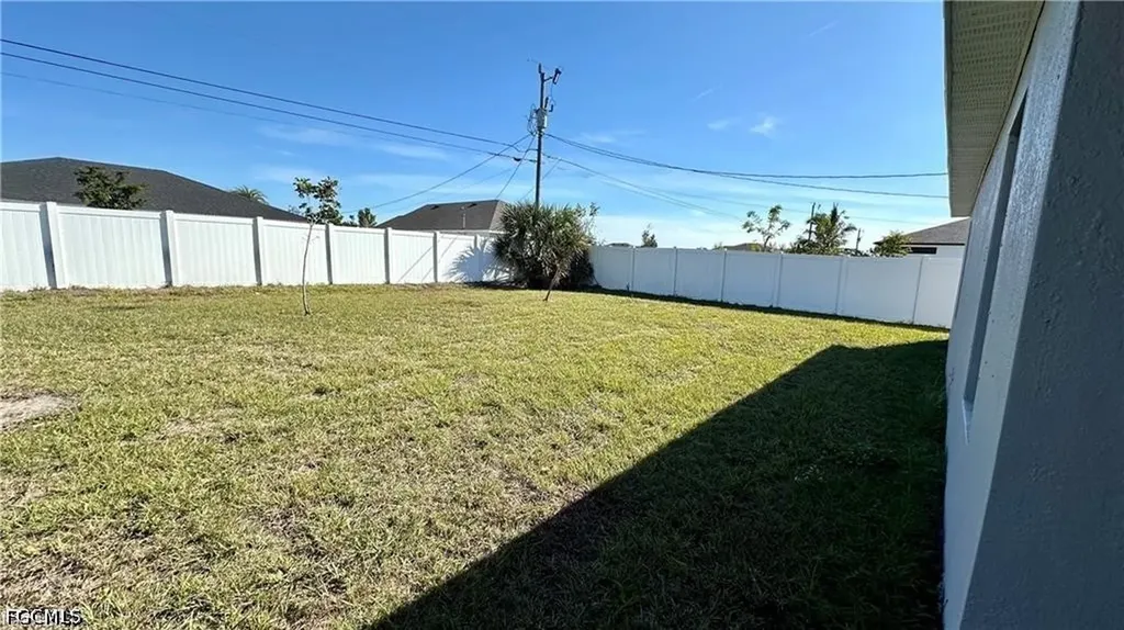 1105 NE 6th Place Cape Coral FL 33909