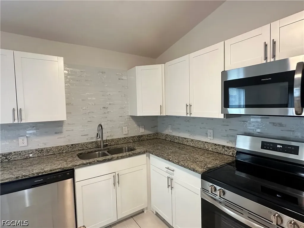 1105 NE 6th Place Cape Coral FL 33909