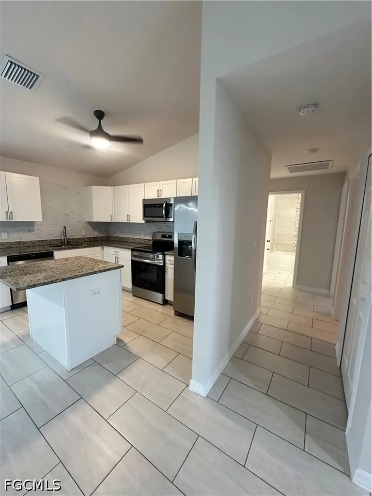 1105 NE 6th Place Cape Coral FL 33909