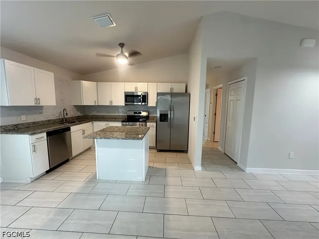 1105 NE 6th Place Cape Coral FL 33909