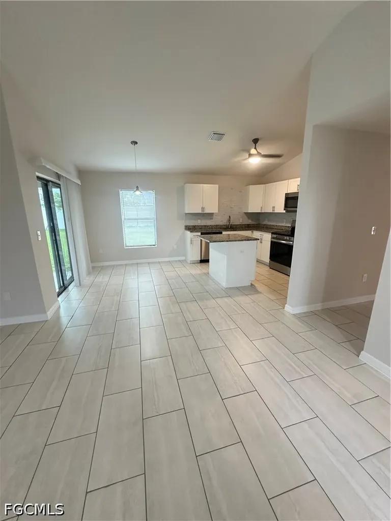 1105 NE 6th Place Cape Coral FL 33909