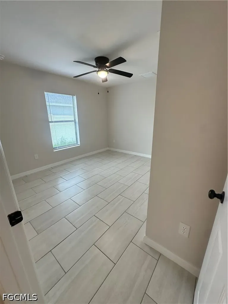 1105 NE 6th Place Cape Coral FL 33909