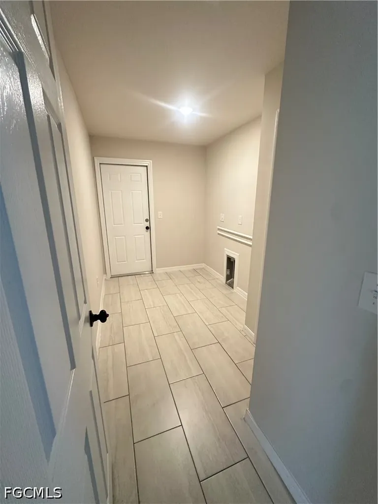 1105 NE 6th Place Cape Coral FL 33909