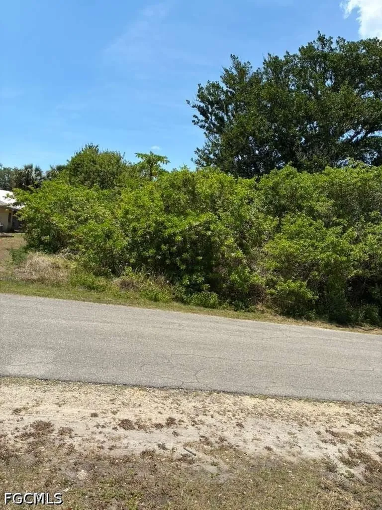 579 Glendale Avenue Lehigh Acres FL 33936