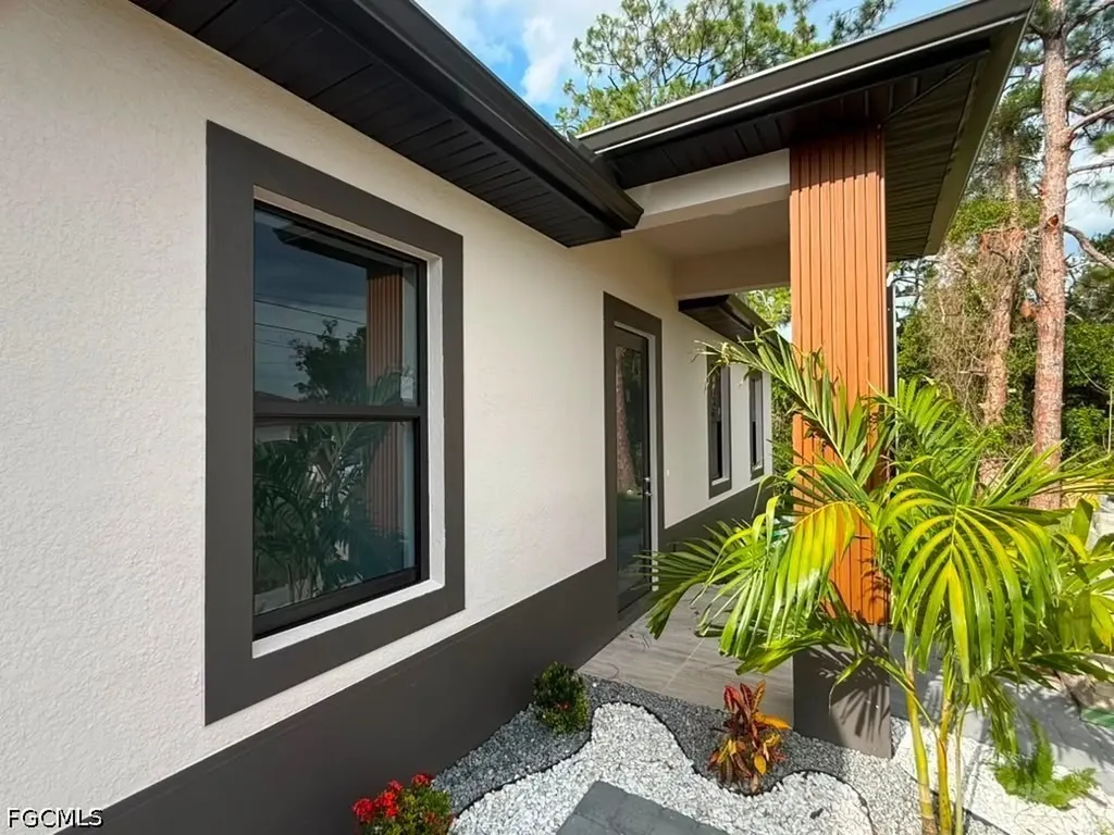 4018 10th Street SW Lehigh Acres FL 33976