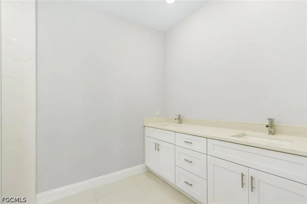 2045 NW 3rd Street Cape Coral FL 33993