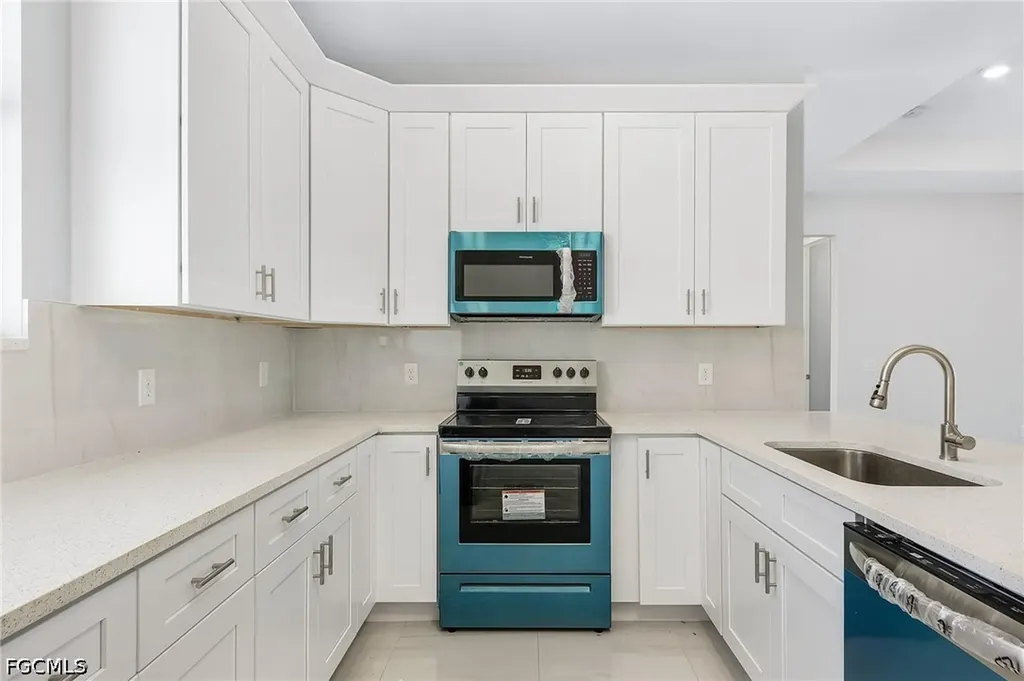 2045 NW 3rd Street Cape Coral FL 33993