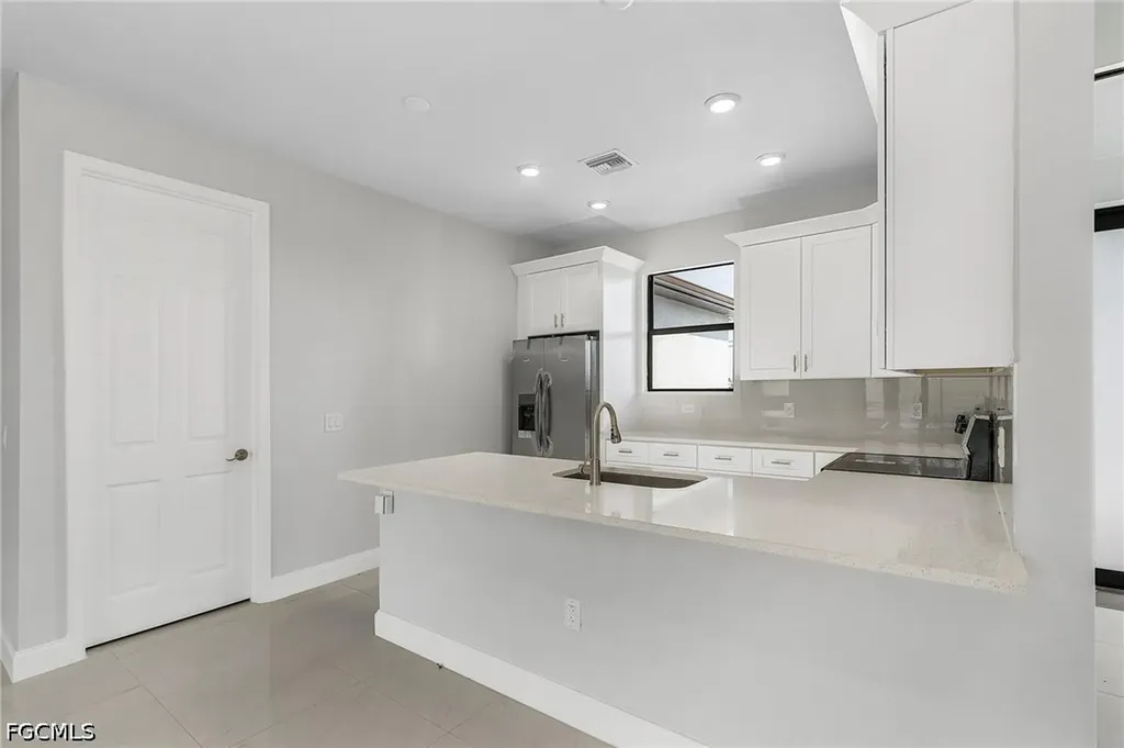 2045 NW 3rd Street Cape Coral FL 33993