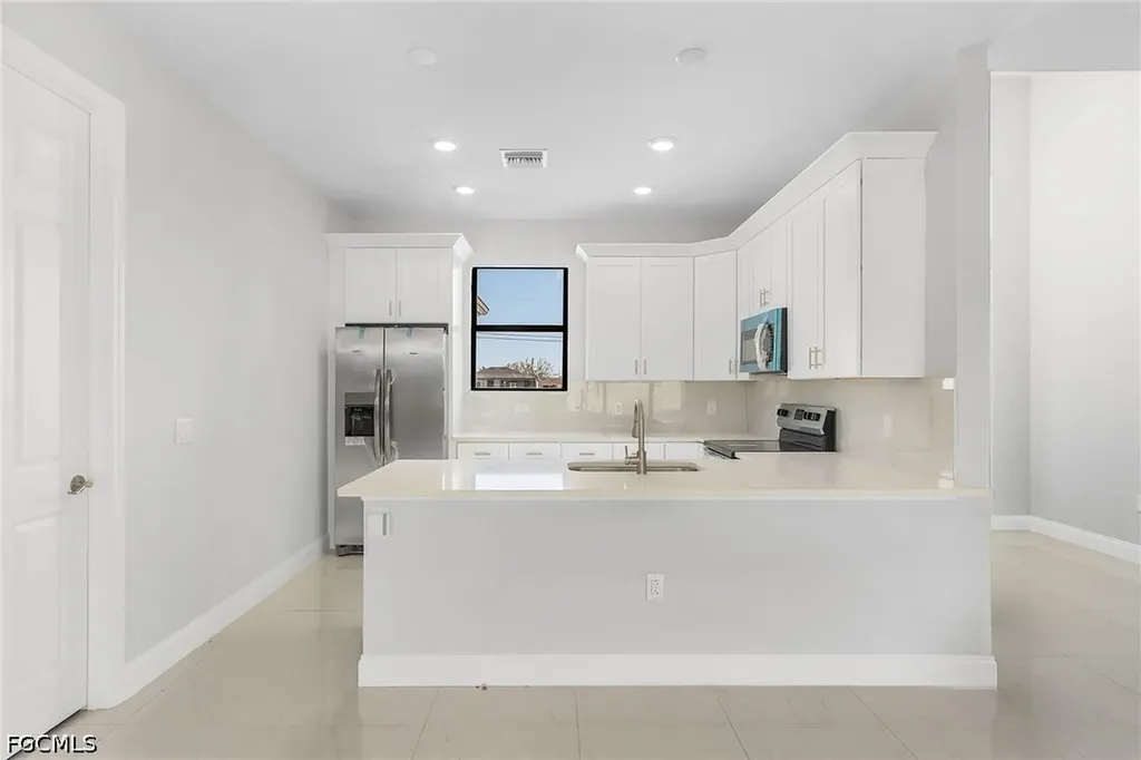 2045 NW 3rd Street Cape Coral FL 33993
