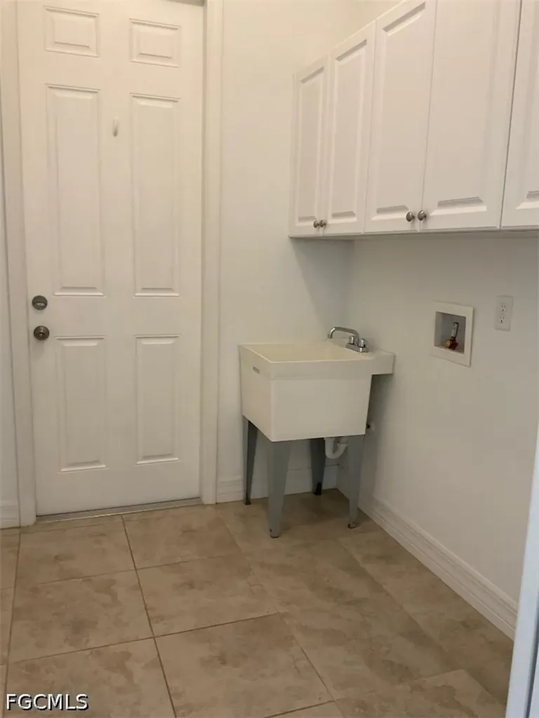 509 SE 21st Street Cape Coral FL 33990