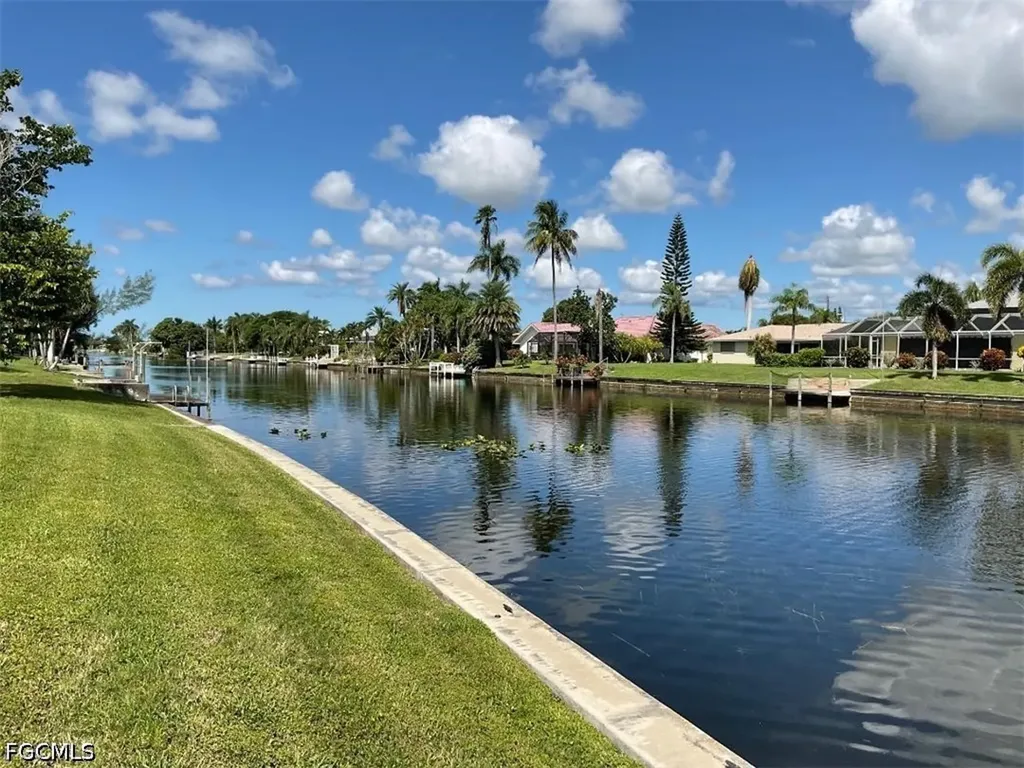 509 SE 21st Street Cape Coral FL 33990