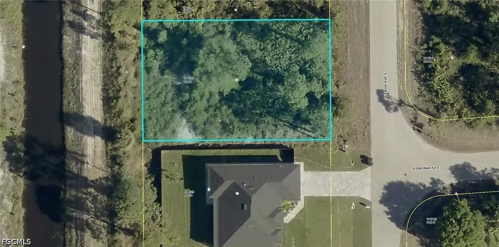 850 Genoa Avenue S Lehigh Acres FL 33974