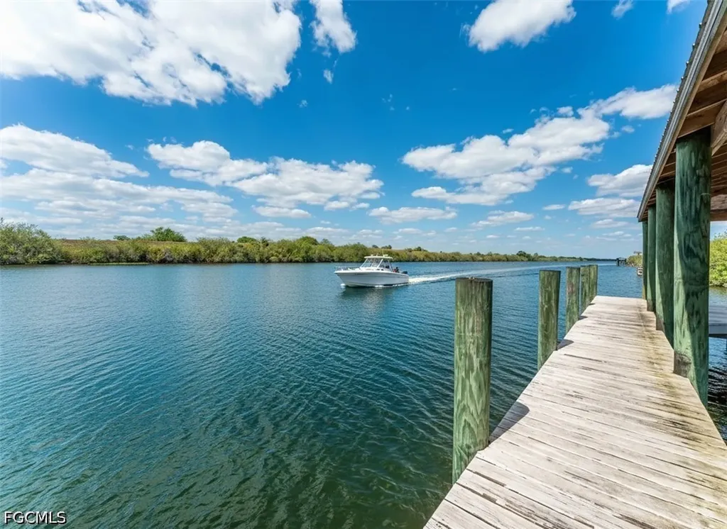 1589 Frontier Circle Labelle FL 33935
