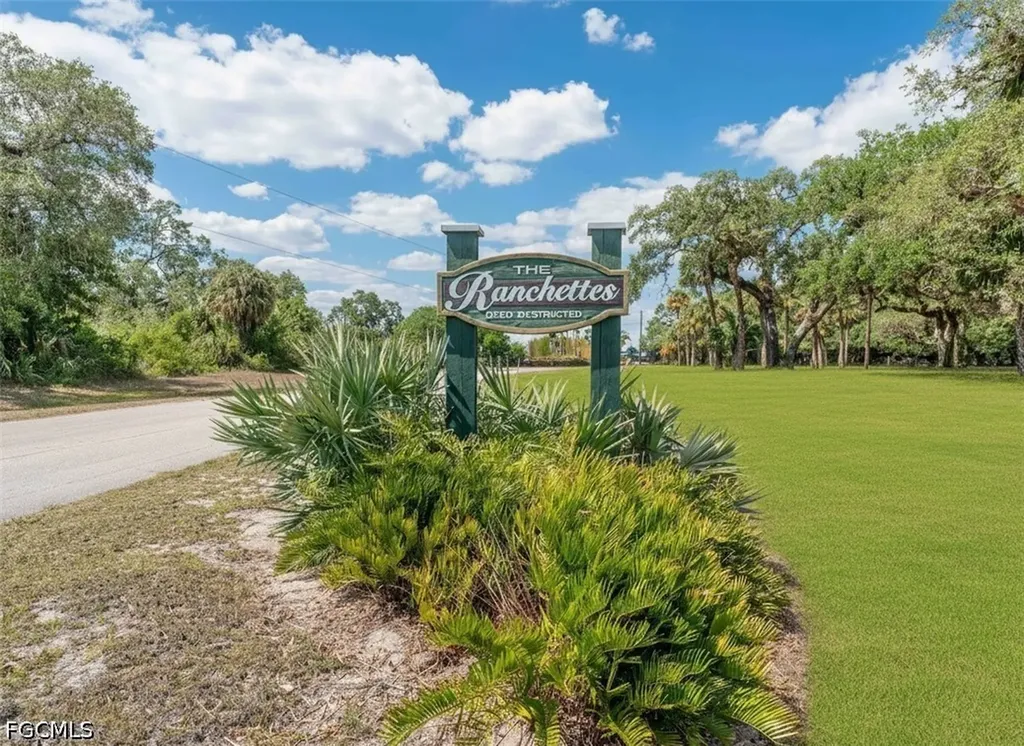 1589 Frontier Circle Labelle FL 33935