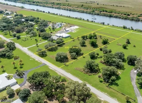 1589 Frontier Circle Labelle FL 33935