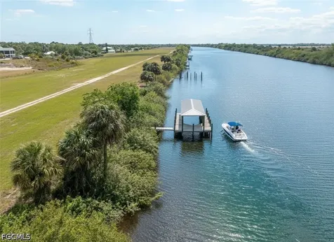 1589 Frontier Circle Labelle FL 33935
