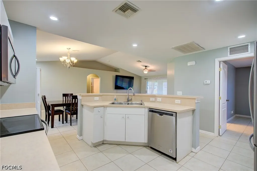 26 NE 8th Terrace Cape Coral FL 33909