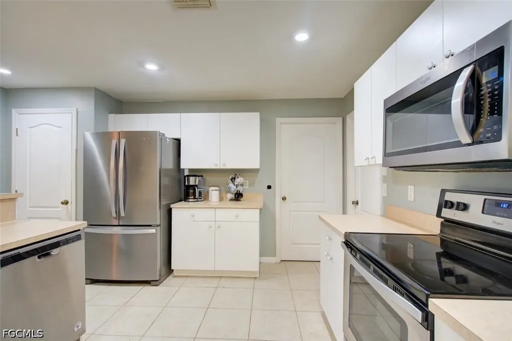 26 NE 8th Terrace Cape Coral FL 33909