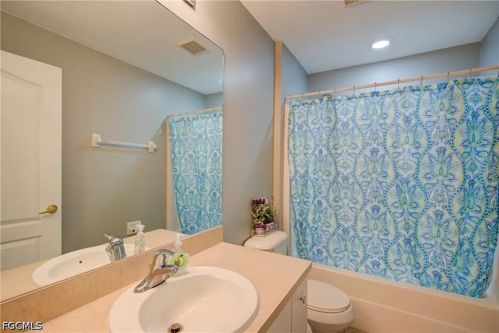 26 NE 8th Terrace Cape Coral FL 33909