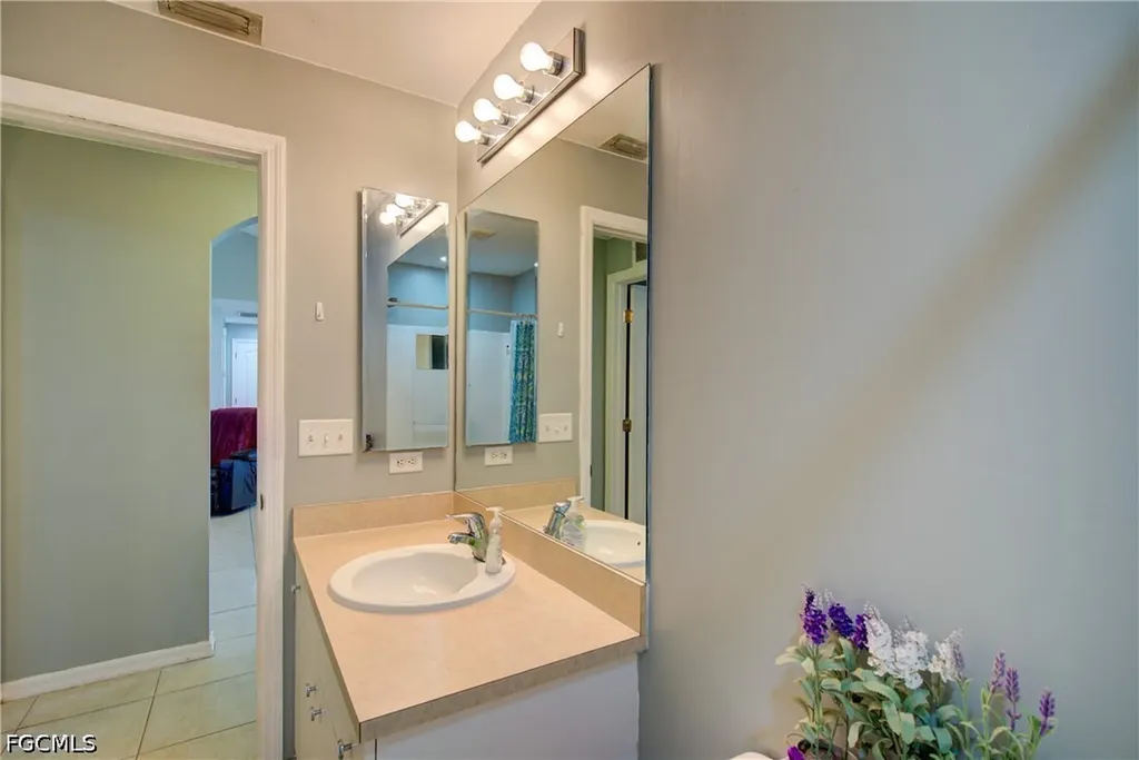 26 NE 8th Terrace Cape Coral FL 33909