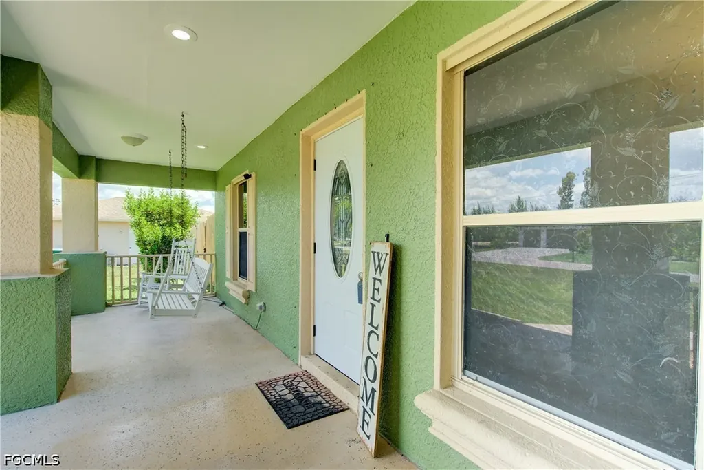 26 NE 8th Terrace Cape Coral FL 33909