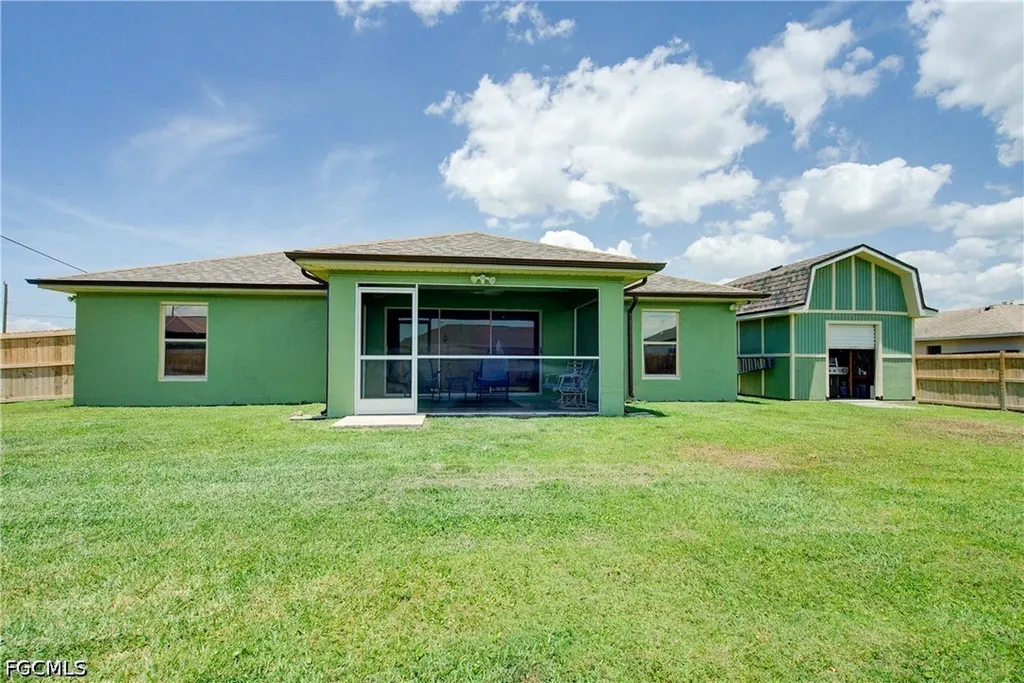 26 NE 8th Terrace Cape Coral FL 33909