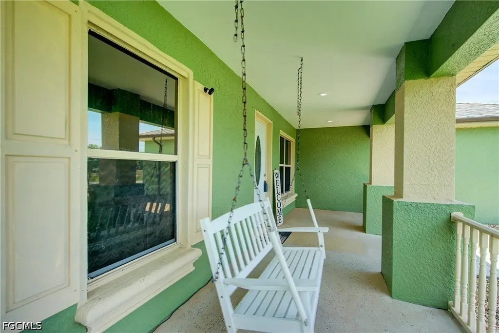 26 NE 8th Terrace Cape Coral FL 33909