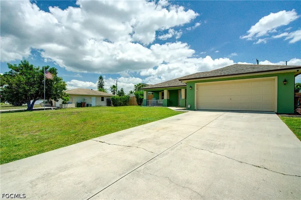 26 NE 8th Terrace Cape Coral FL 33909