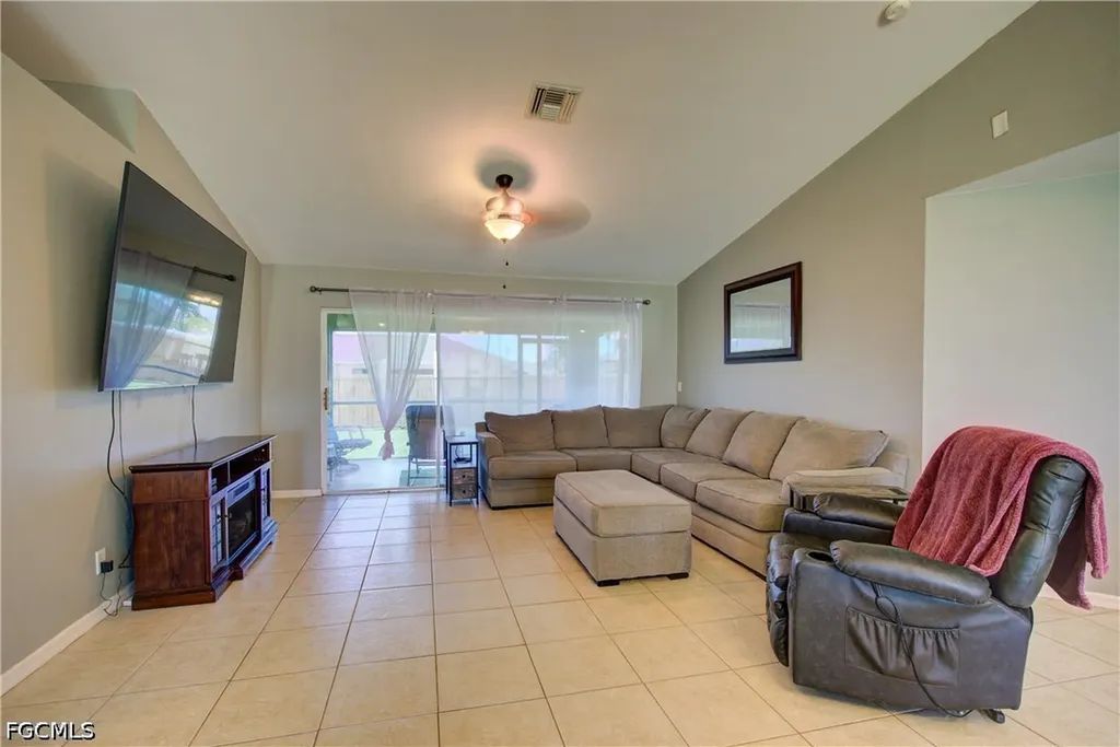 26 NE 8th Terrace Cape Coral FL 33909