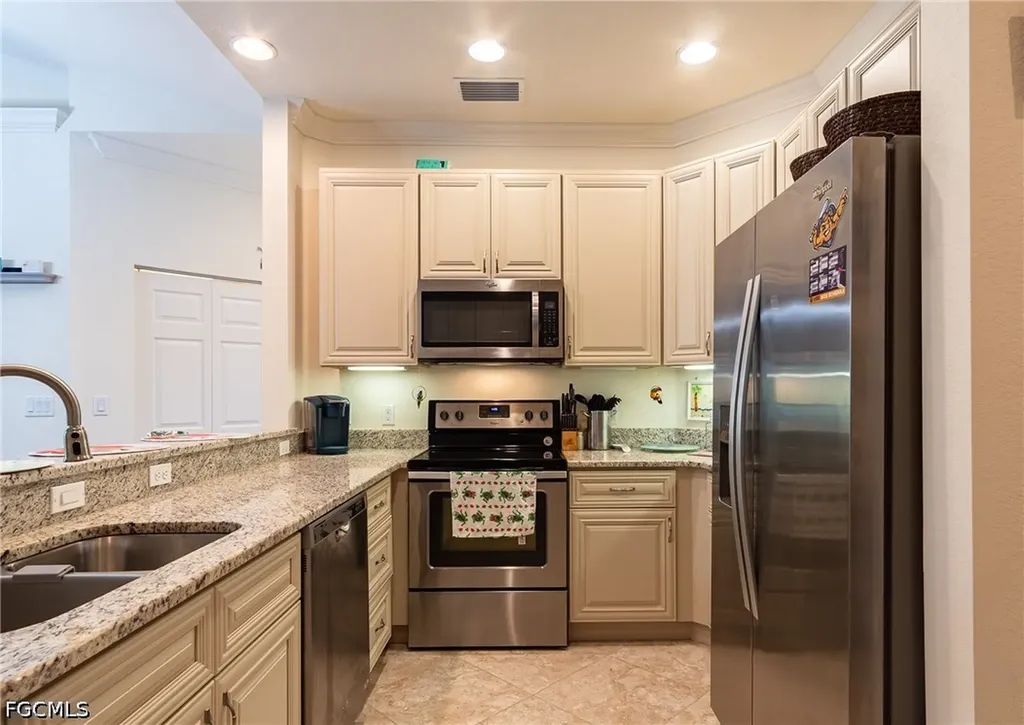 1102 Winding Pines Circle Cape Coral FL 33909