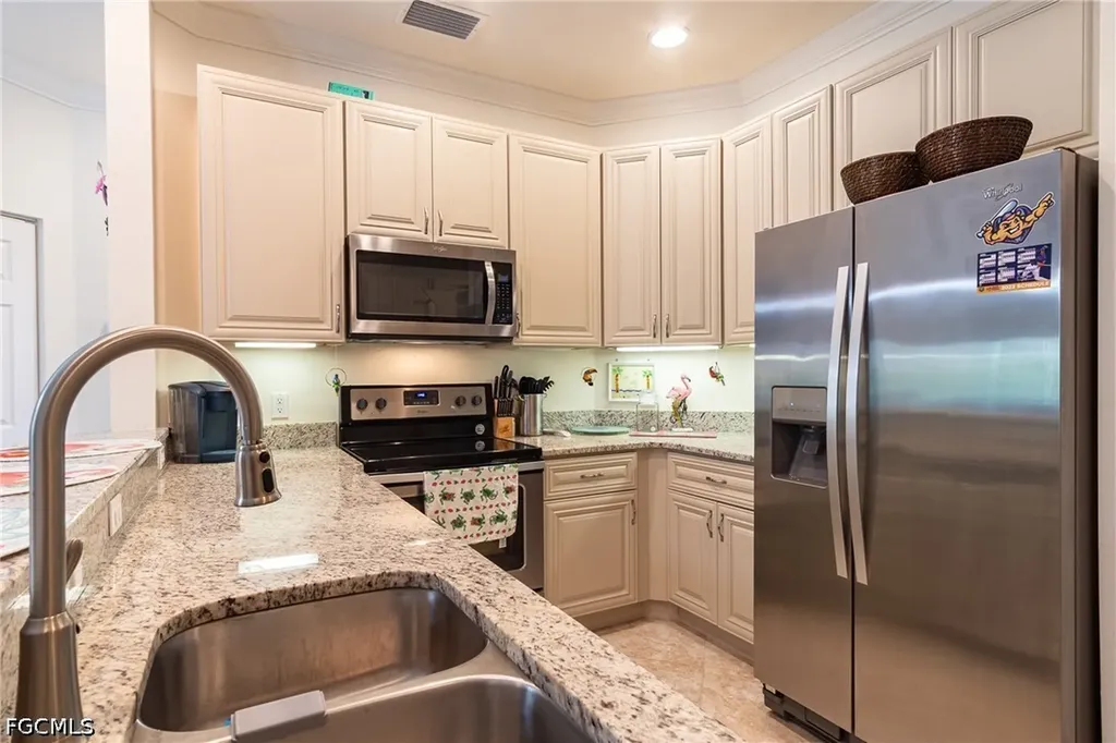 1102 Winding Pines Circle Cape Coral FL 33909