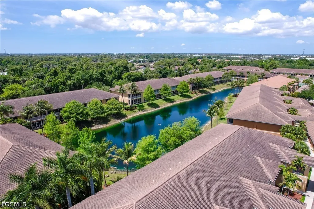 1102 Winding Pines Circle Cape Coral FL 33909