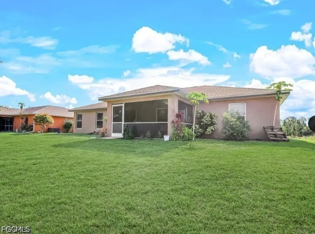 1062 Jamil Avenue S Lehigh Acres FL 33974