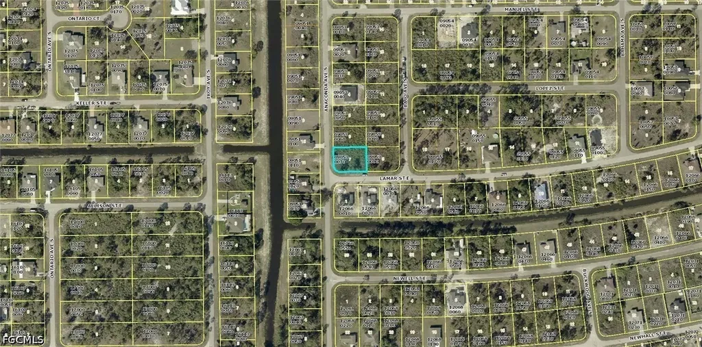 821 Anaconda Avenue S Lehigh Acres FL 33974