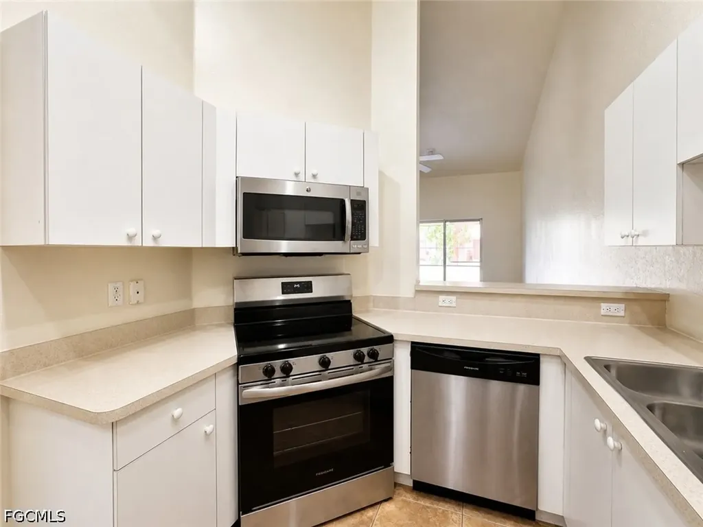509 NE 24th Place Cape Coral FL 33909