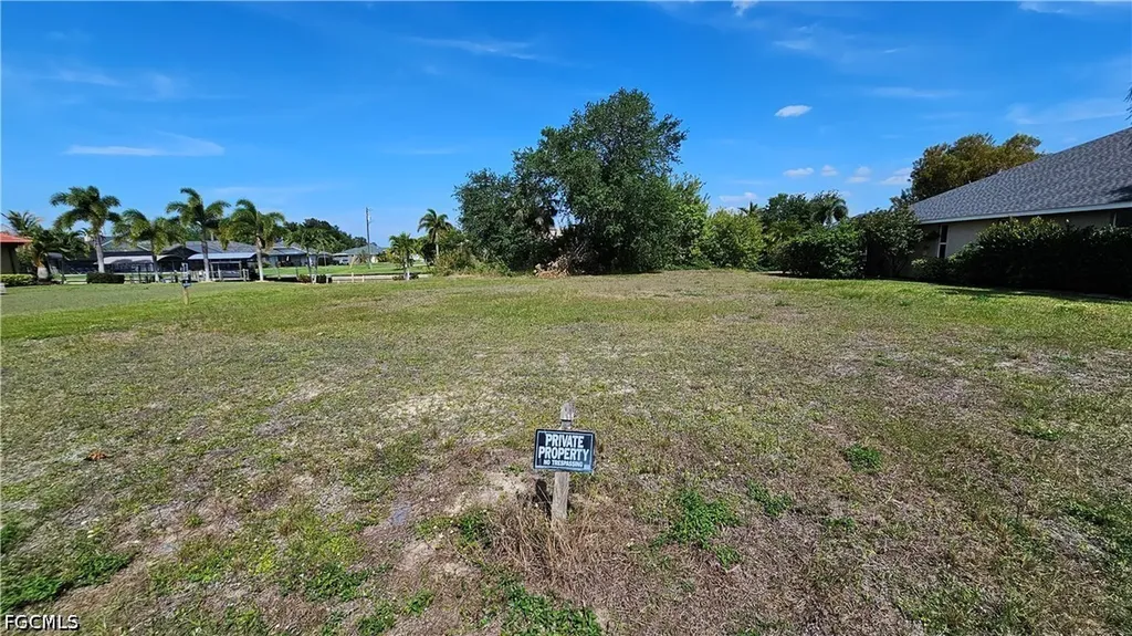 421 SE 10th Avenue Cape Coral FL 33990