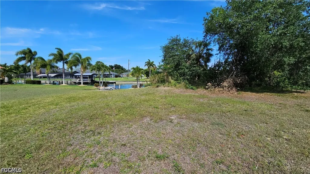 421 SE 10th Avenue Cape Coral FL 33990